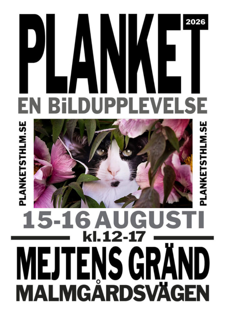 Affisch för Planket Stockholm med Collage Vivant-motiv och information om utställningen